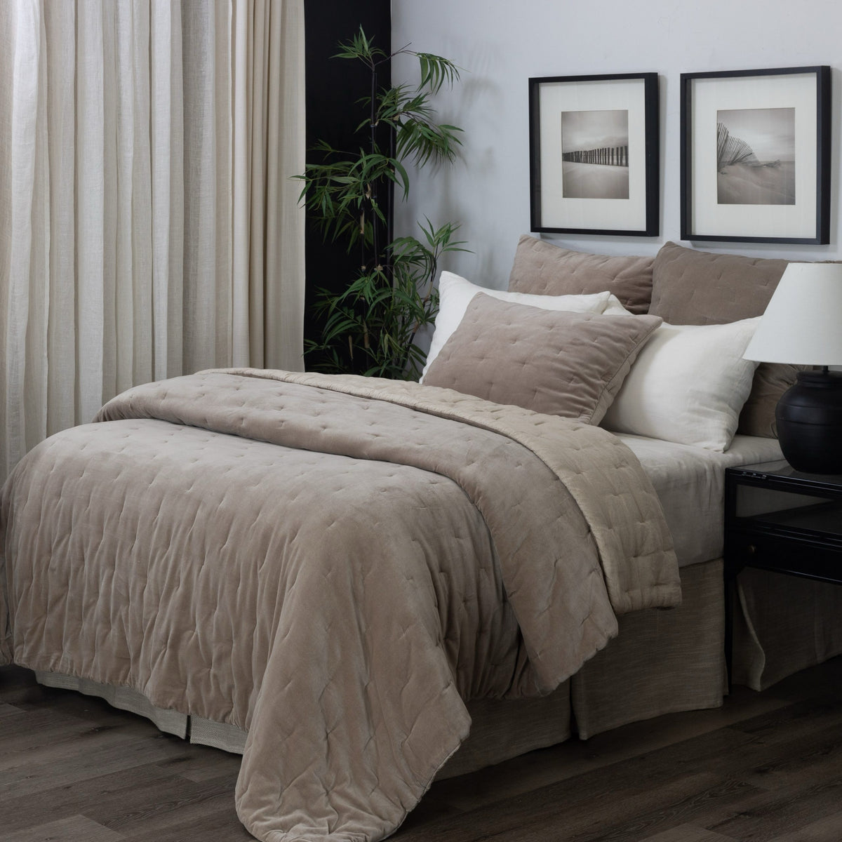 Mesa Linen & Velvet Quilt - Mushroom