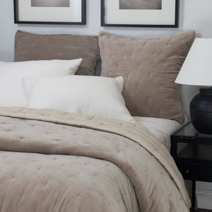 Mesa Linen & Velvet Quilt - Mushroom