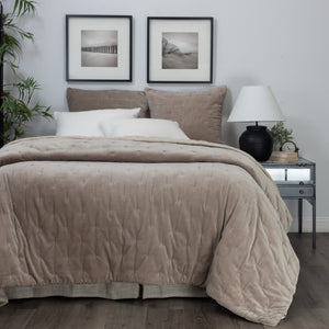 Mesa Linen & Velvet Quilt - Mushroom