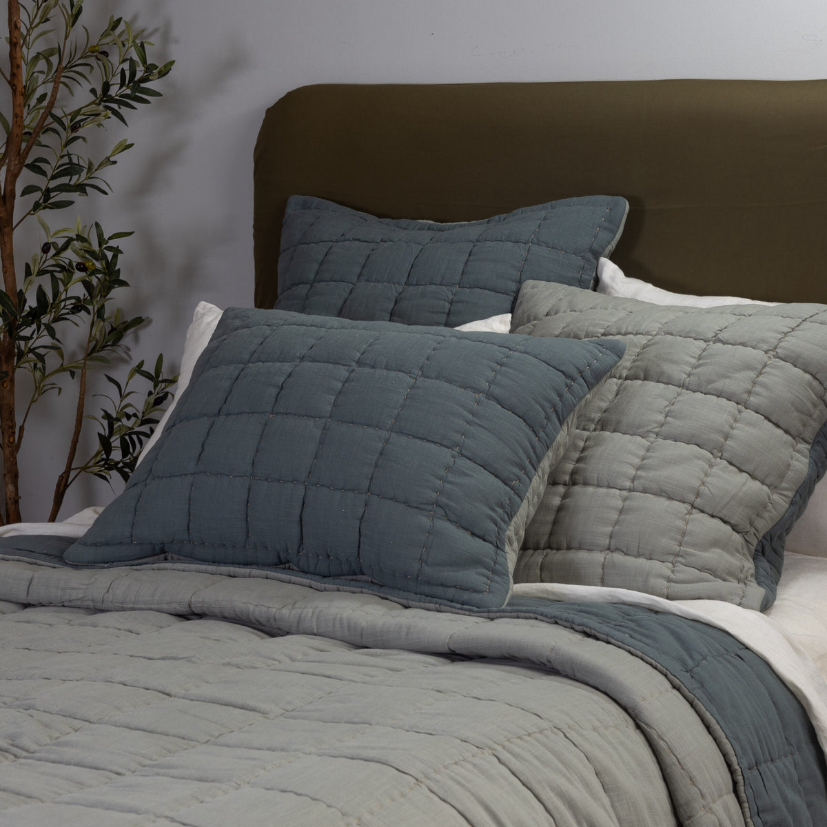 Spencer Quilt, Mineral