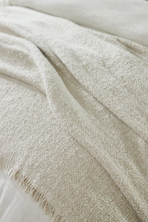Andrea Coverlet, Ivory