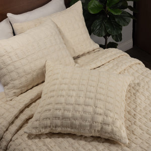 Claudia Quilt, Broken White