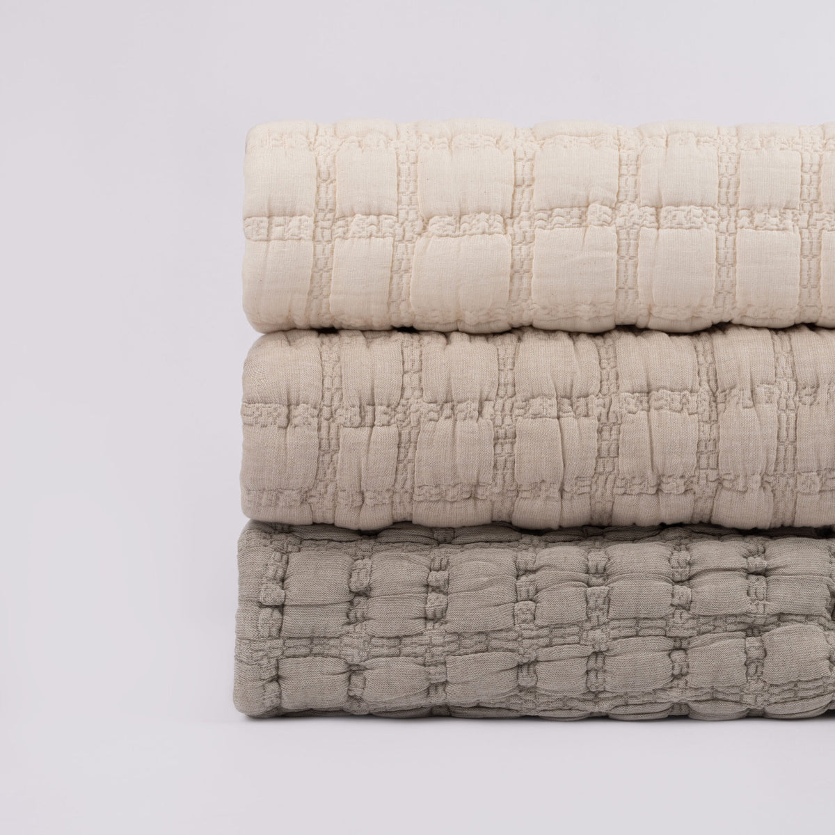 Claudia Quilt, Broken White