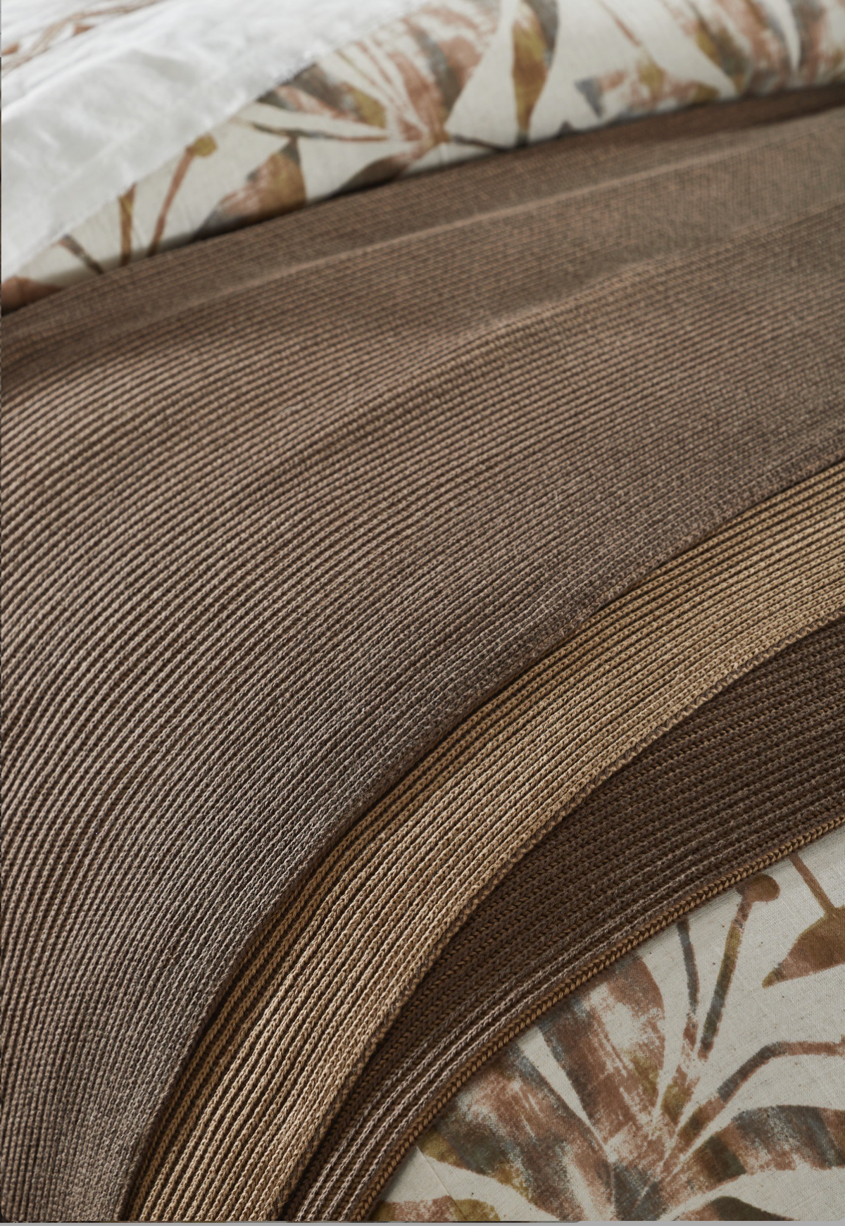 Amory Coverlet, Tobacco