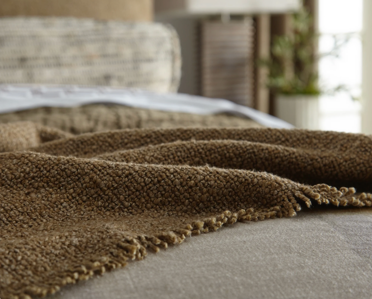 Andrea Throw, Bronze