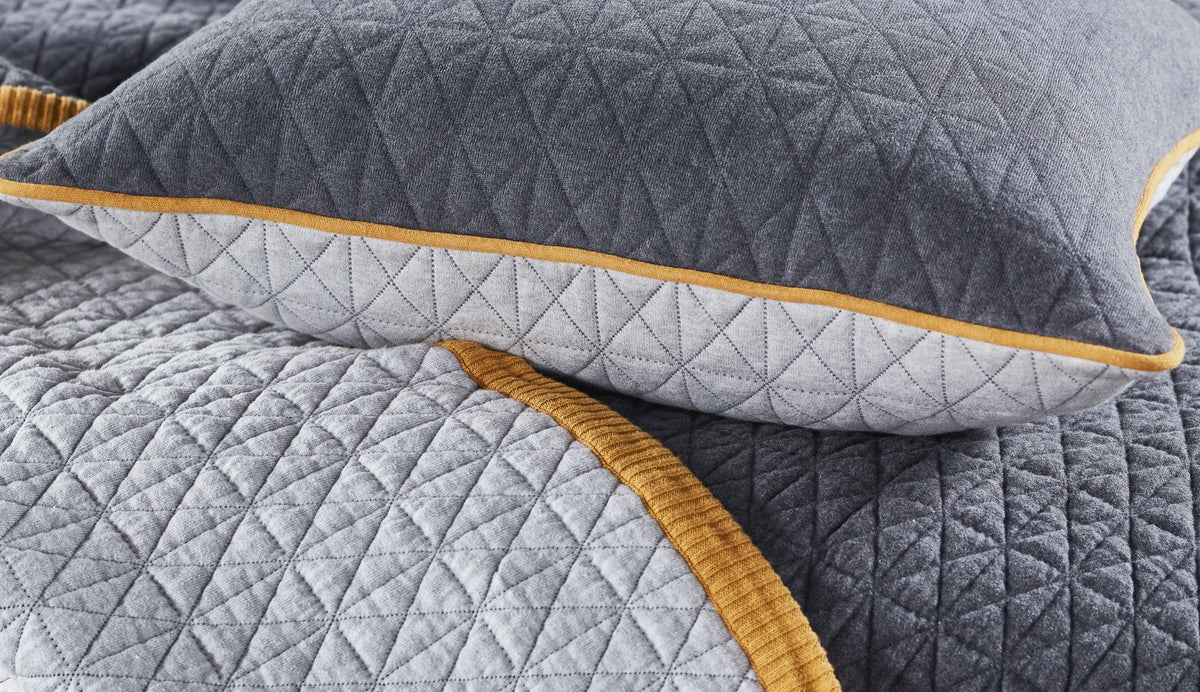 Kirk Quilt, Grey