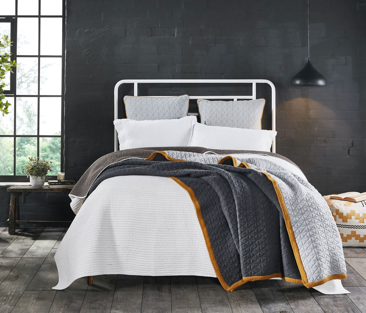 Kirk Quilt, Grey