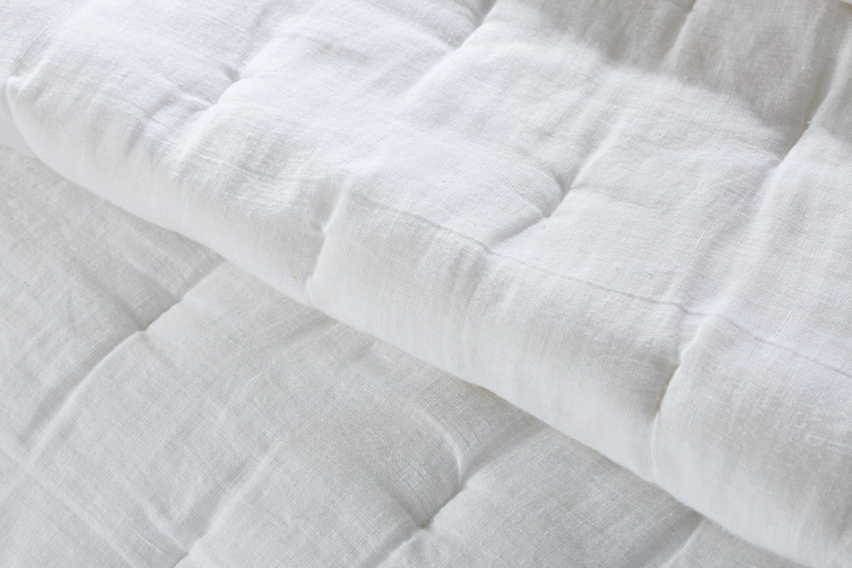 Mesa Linen and Velvet Quilt- Ivory