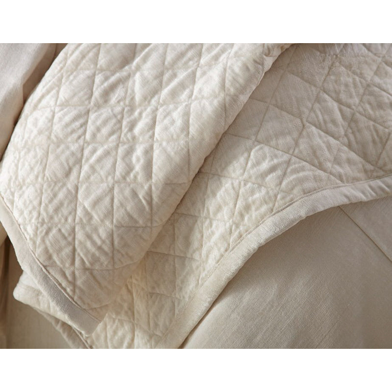 Simona Quilt- Ivory